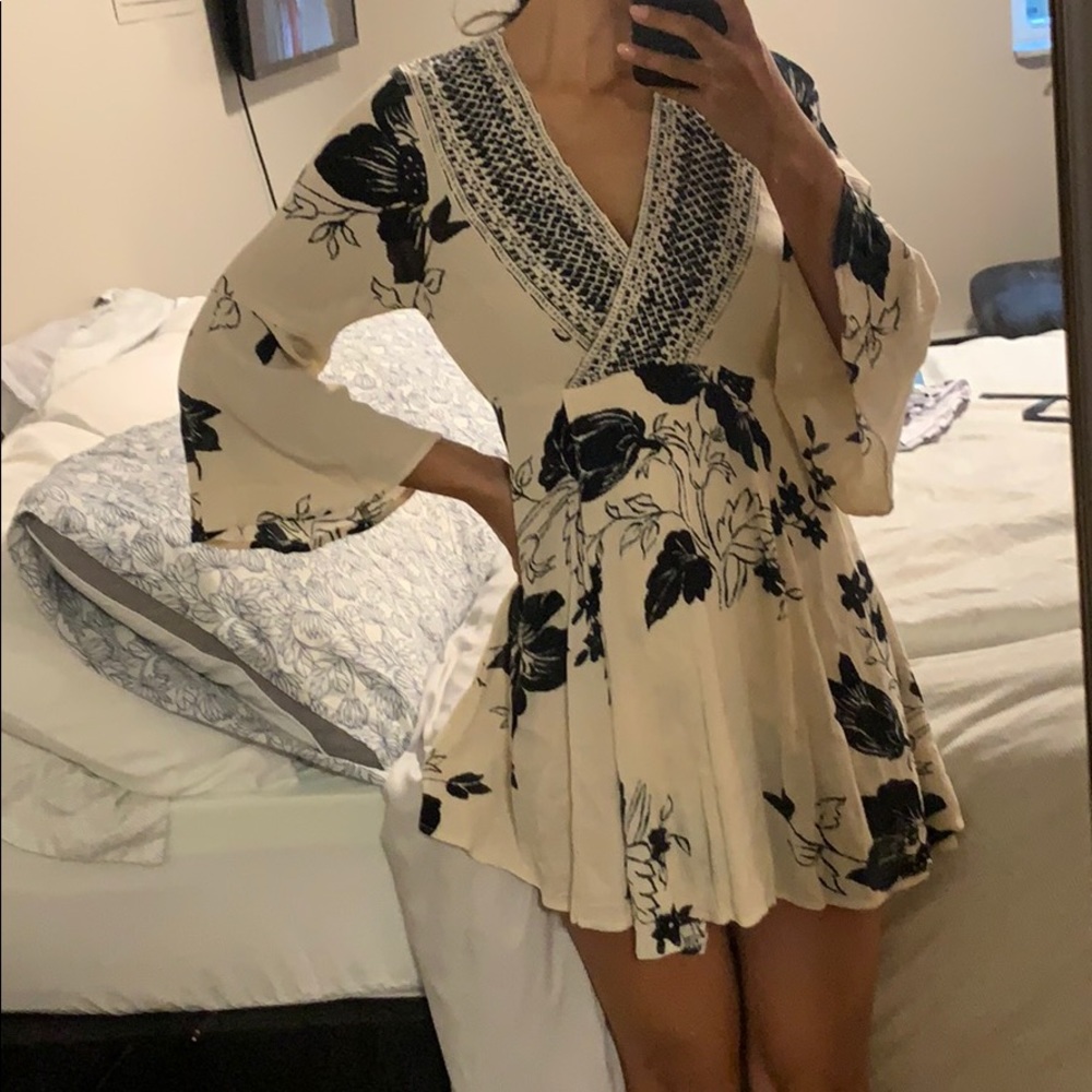 Billabong summer dress with bell sleeves